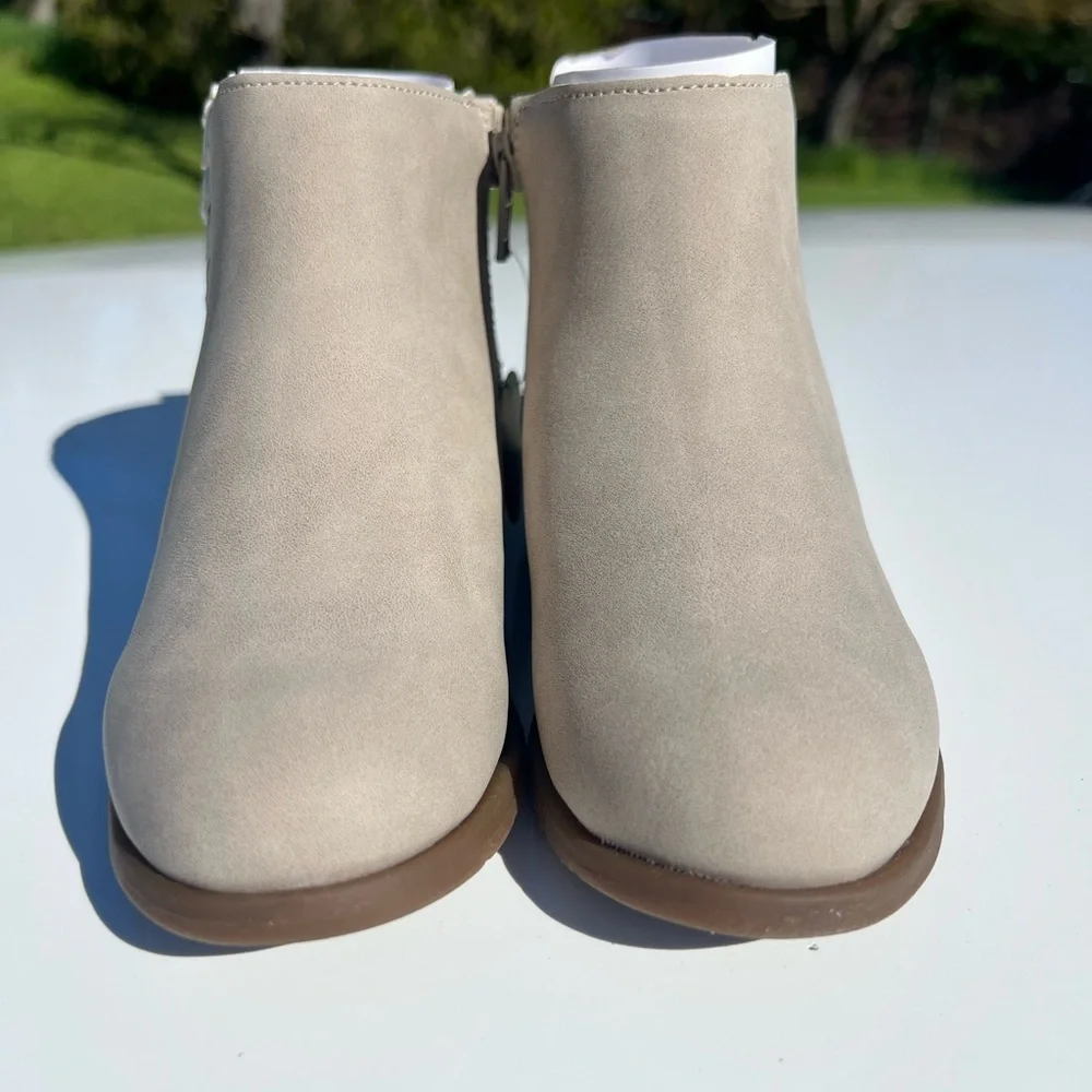 Little Girls Beige Side-Zip Ankle Boots with Braided Accent
